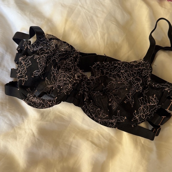 Victorias Secret Bundle of 3 Unlined Lacy Bras - 34D - Picture 5 of 10